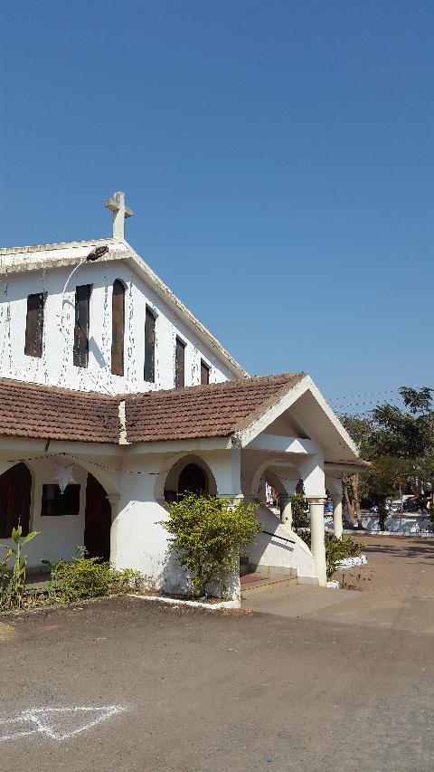 Holy Familt Church Porvorim - Download Goa Photos